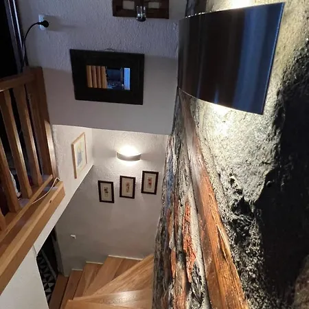 Mountain House * 帕雷斯阿吉萨那